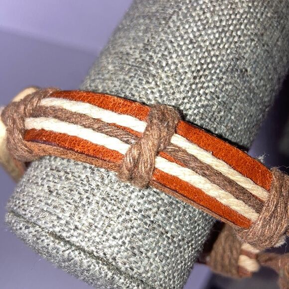 LOVE Arrow Hearts Leather and Stone Tie Brown Cream Red Green Bracelet 8 inches - Picture 7 of 10